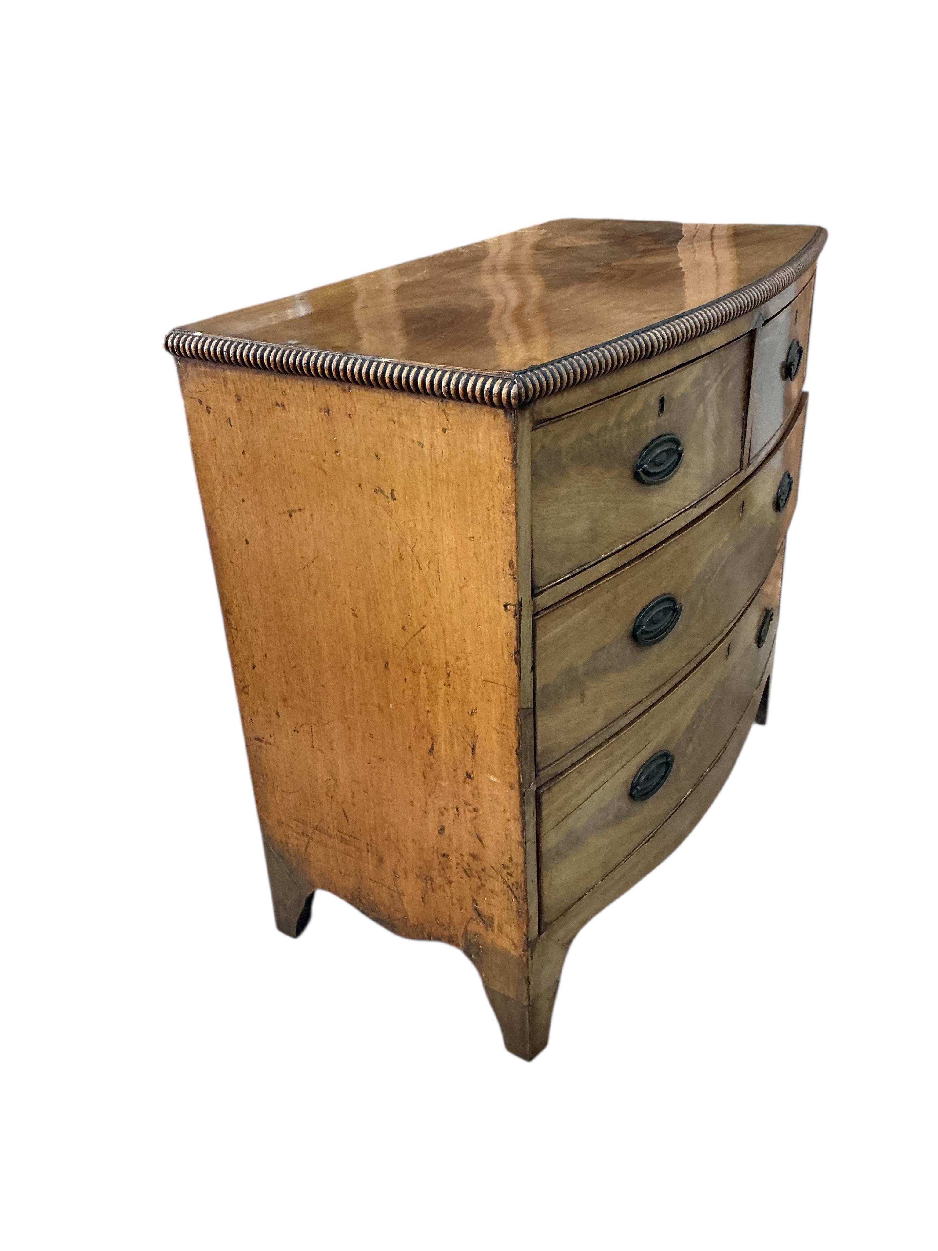 A Regency mahogany bowfront chest, width 92cm, depth 51cm, height 87cm